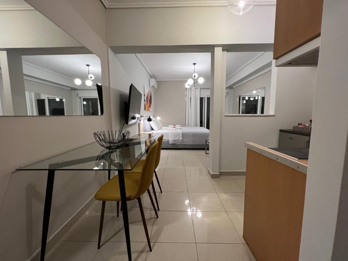 City House Comfort 1 Kalamata Bagian luar foto
